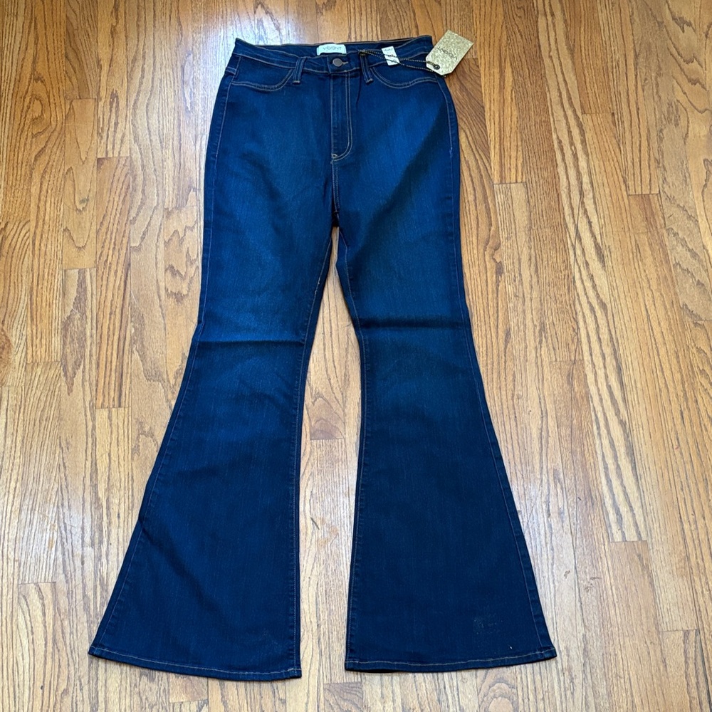 Vibrant M. I. U. Elegant Dark Blue Flare Jeans